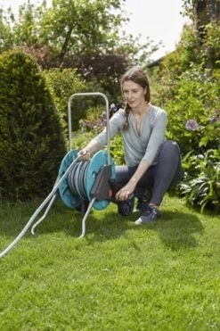 GARDENA - AquaRoll CleverRoll S Set Slangenwagen - Incl. 20 M Slang - Maximaal 40 M Opbergcapaciteit -Gardena 798x1200 1