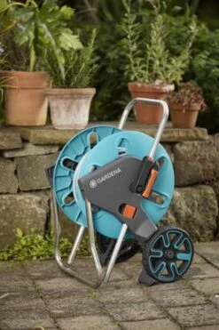 GARDENA - AquaRoll CleverRoll S Set Slangenwagen - Incl. 20 M Slang - Maximaal 40 M Opbergcapaciteit -Gardena 798x1200