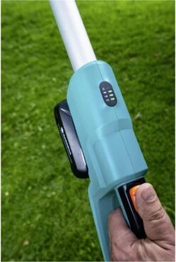 GARDENA - Accu Telescopische Snoeizaag - TCS 20/18 P4A Set - 20cm - 50 Cm ⌀ 11 GARDENA - Accu Telescopische Snoeizaag - TCS 20/18 P4A Set - 20cm - 50 Cm ⌀ -Gardena 806x1200 1